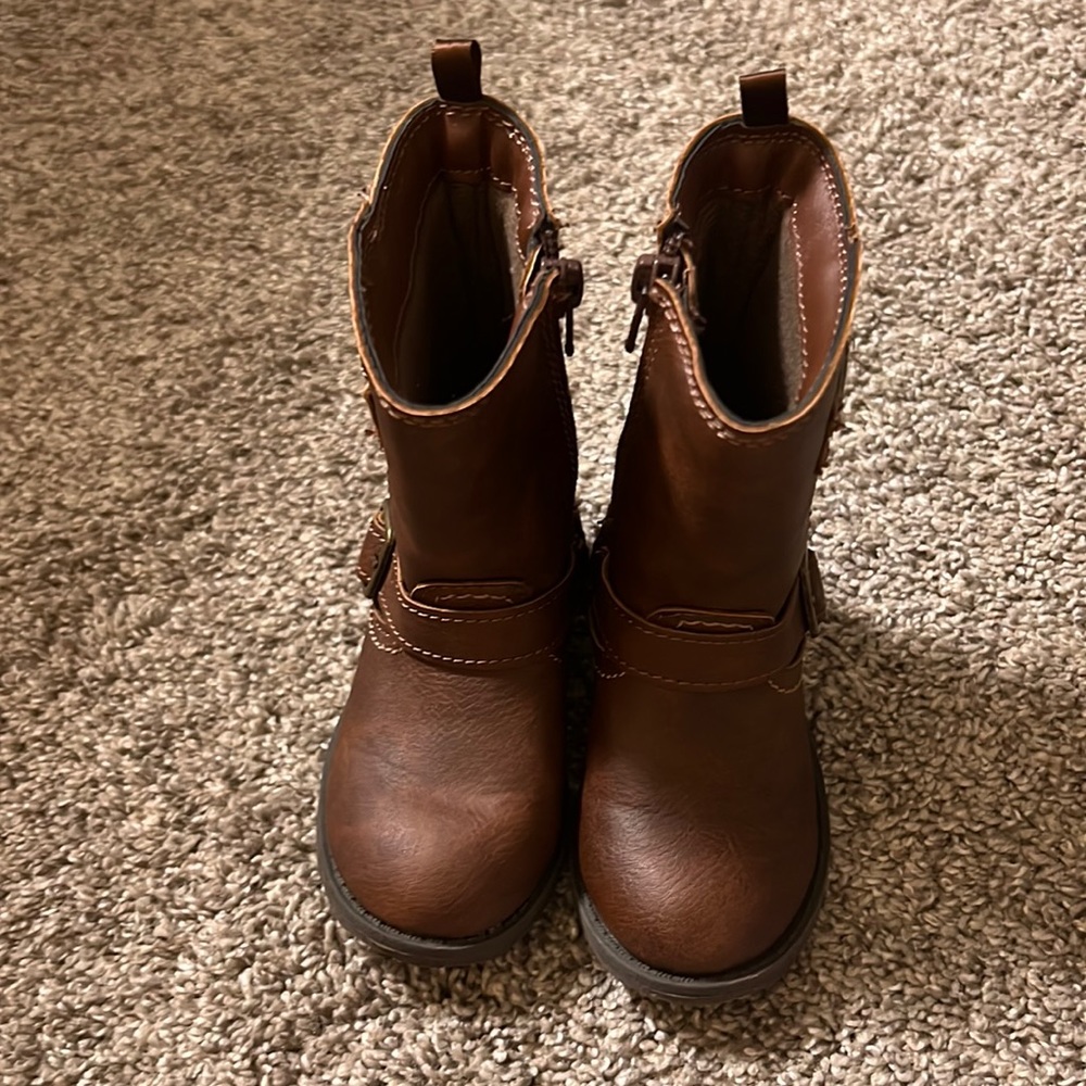 Toddler boots. Carters. Size 6. Like new.